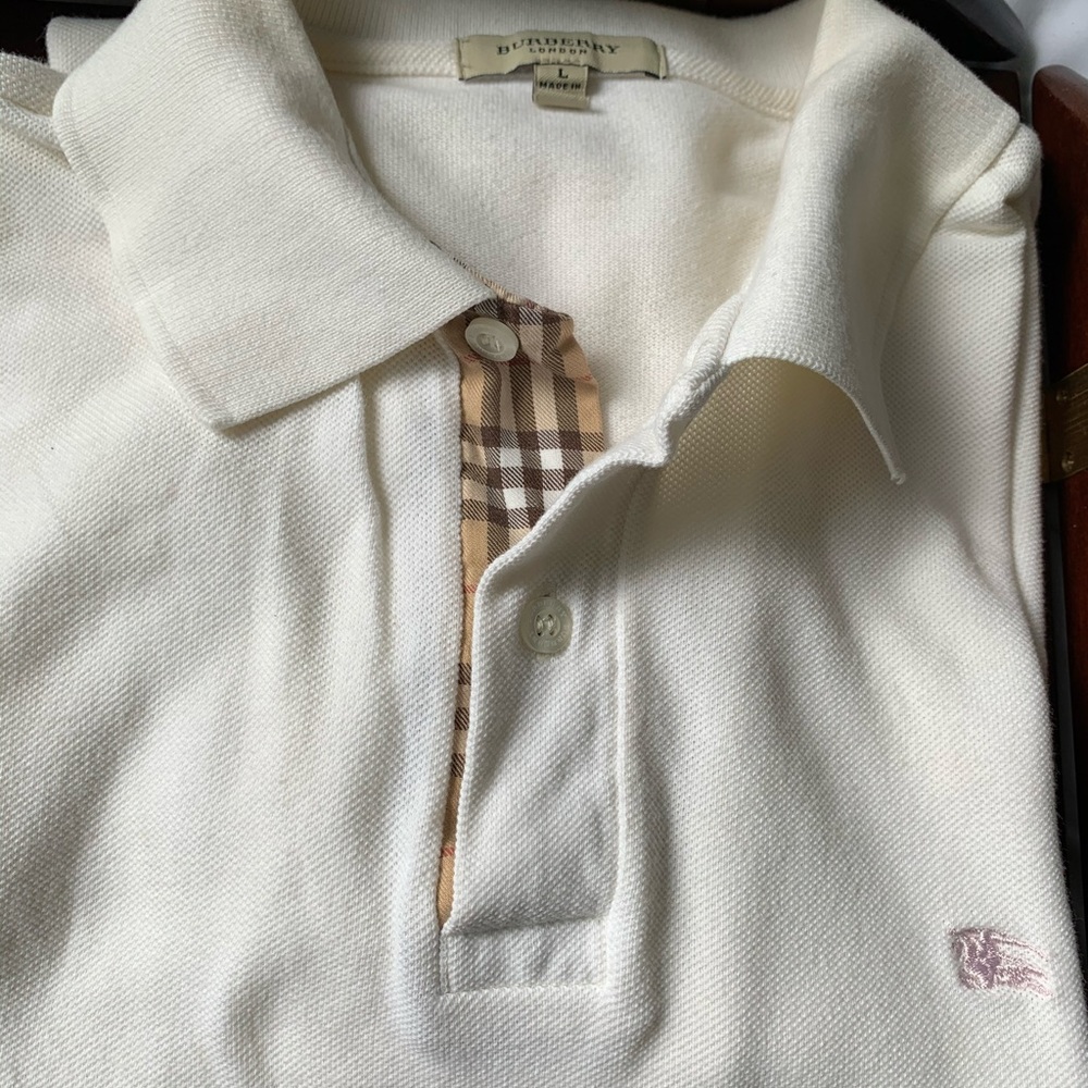 Large Burberry polo. Cream colored